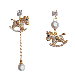 不对称木马耳环轻奢微镶锆石长款显瘦耳钉马上有钱耳坠无耳洞耳夹