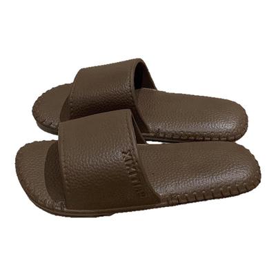 细细条居家防滑复古皮纹拖鞋