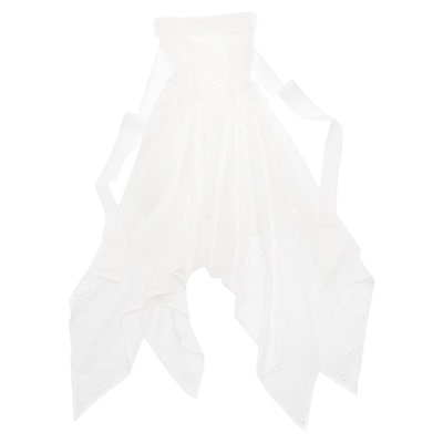 银河万岁“为自己庆祝”小白裙