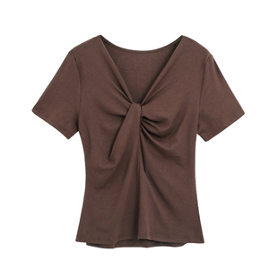 春装女款2026超火小众不撞款掐腰巨显瘦上衣大码胖mm正肩短袖t恤