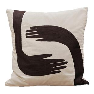 Ferm LIVING Pose Cushion拥抱刺绣抱枕沙发客厅有机棉靠枕装饰