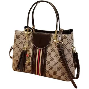 2025新款奢侈大牌女品牌专柜正品包包轻奢小众高级感斜挎包大容量