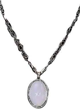 时尚白月光和田玉椭圆镶钻毛衣链