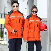 Четыре большого апельсинового красного