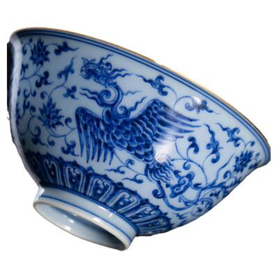 清本源薄胎内膜印青花凤纹宫碗