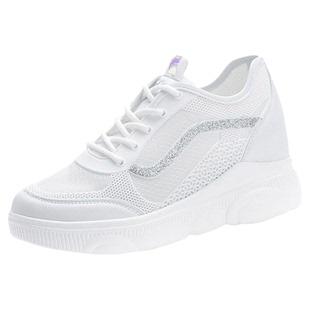 内增高小白鞋女款2026夏新款坡跟网面透气轻便休闲软底显脚小单鞋