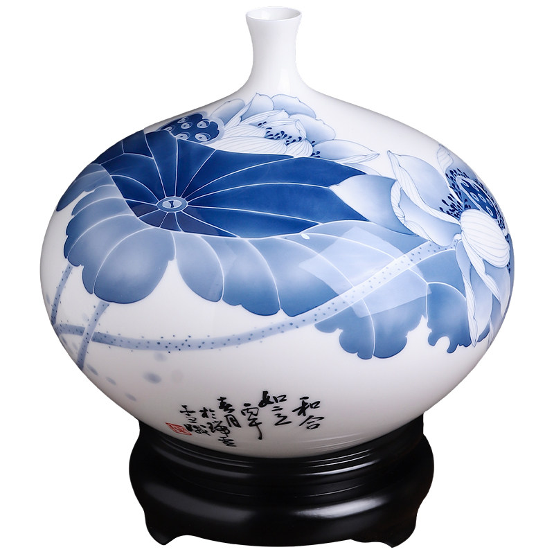 东方泥土釉下彩手绘花瓶摆件