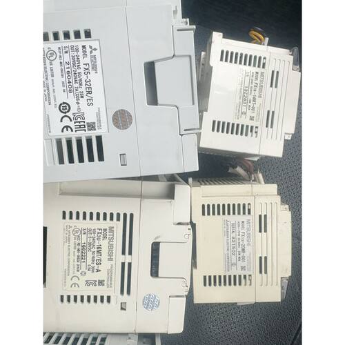 议价PLC FX3U16MRESAFX3U32MR维修