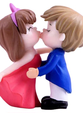 新婚摆件结婚亲嘴情侣造景装饰
