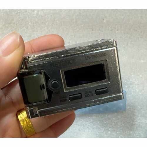 基恩士KEYENCE激光传感器，型号LR-TB5000C，带