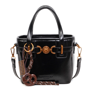 红色包包女式2025新款上班小拎包高级感复古单肩包通勤斜挎水桶包