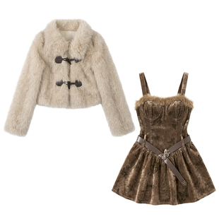 织物猪 丝绒蝴蝶 琥珀流光风复古棕色吊带连衣裙女冬季晚会短裙子