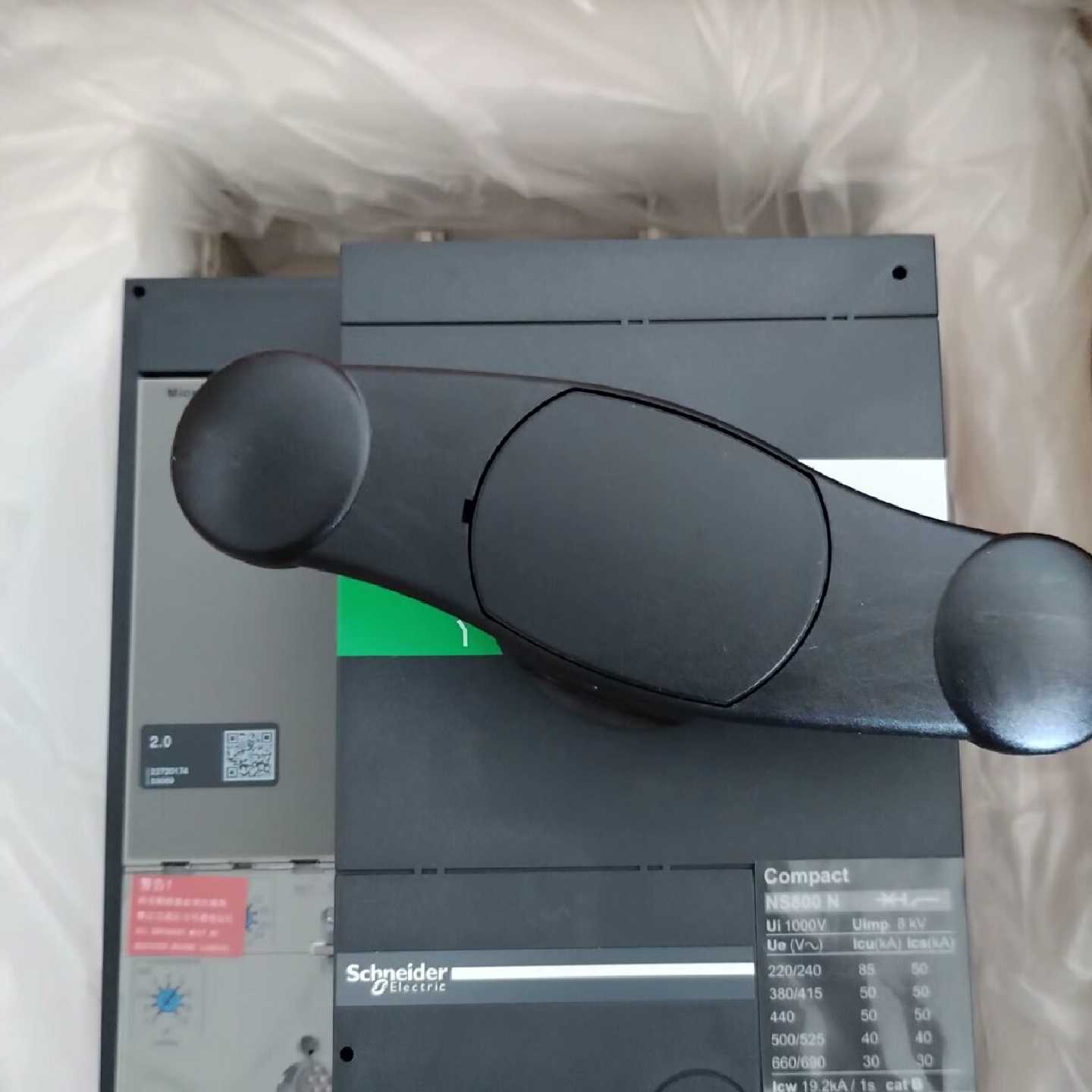 议价施耐德塑壳断路器NS800N mic2.0 3P 800A加直接旋转手柄NS334