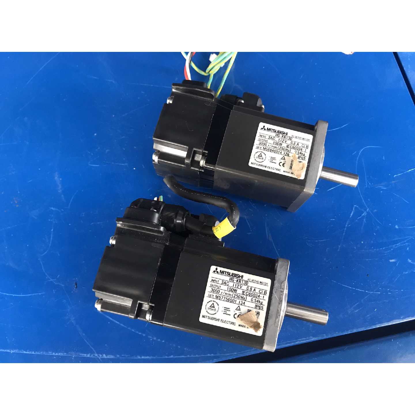 议价三菱J4伺服电机HGKR13D100w可维修