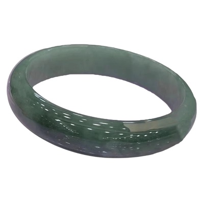 近24小时内已有217人下单的玉镯