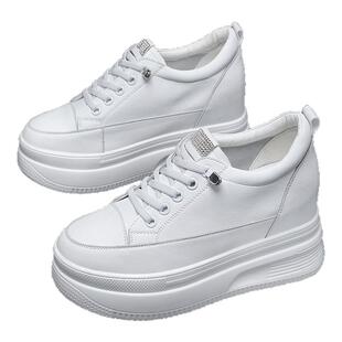 真皮内增高小白鞋女2025新款轻便显脚小松糕鞋8cm小个子