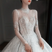 Белые модели отправляют вуаль+юбку+перчатки