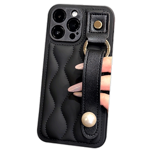 适用iphone14promax手机壳苹果15pro黑色腕带羽绒服11高级感12网红女款超火爆款韩风17e新款ins手机套13十五p