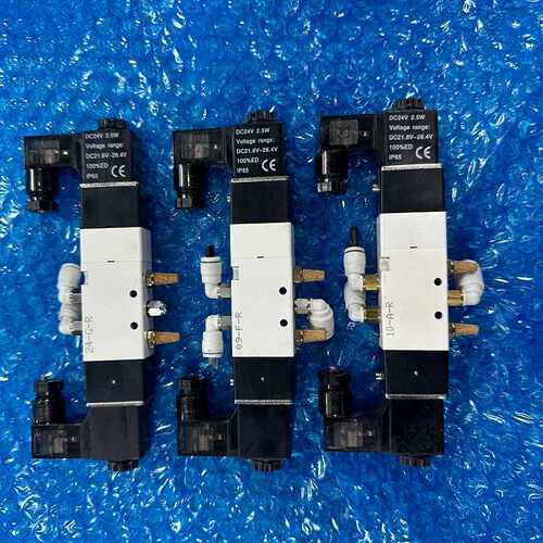 议价4V130E-M5 台湾亚德客AIRTAC 电磁阀 几乎全新