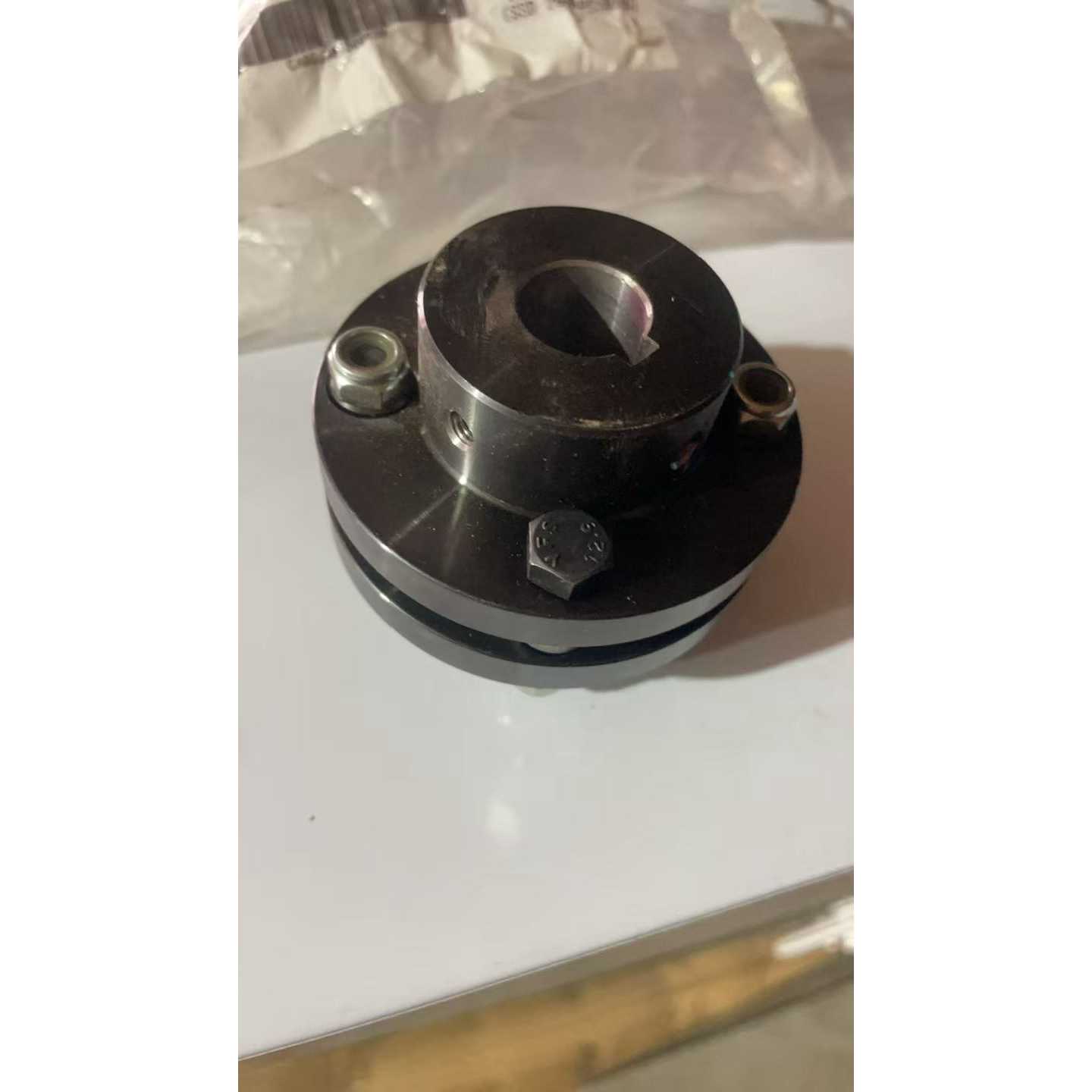 台湾产联轴器。全新没用过。具体型号成色如图。物品提前沟通