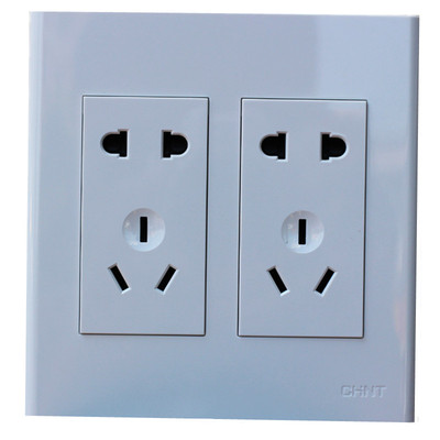 正泰120型开关插座10new9眼2孔