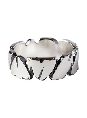 初原家坚如磐石石头人镀925银戒