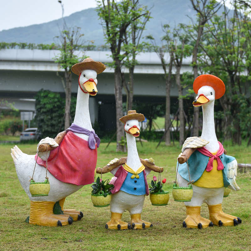户外卡通玻璃钢仿真鸭子动物幼儿园草坪雕塑商场园林景观装饰摆件