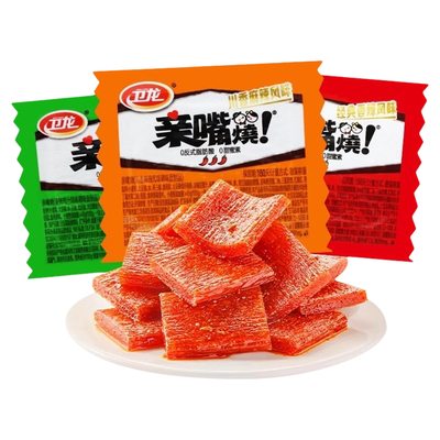 卫龙亲嘴烧辣条儿时经典零食