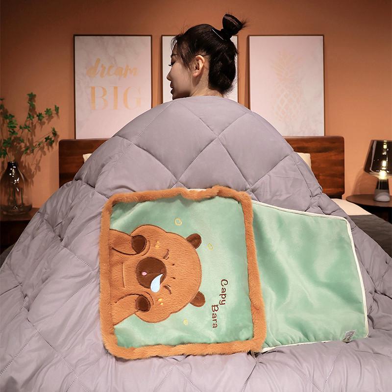 卡皮巴拉抱枕被子两用加厚车载办公室靠枕折叠午睡枕头毯子二合一