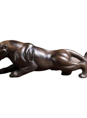 金丝楠木实木雕金钱豹子桌面摆件