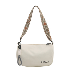 休闲宽肩带小包包女2025新款时尚简约百搭通勤包高级感小众斜挎包