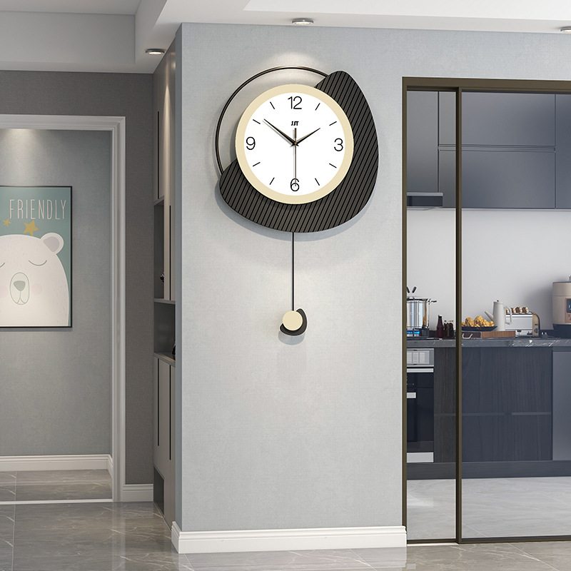 家用挂墙挂钟高级感时尚时钟餐厅简约现代装饰静音客厅创意时钟