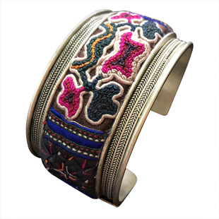 宽边大手镯民方族风绣花苗银开口手环复古中国风老绣手镯礼品饰品