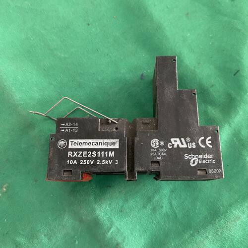 议价RXZE2S111M中间继电器座分离式插座小型继电器座