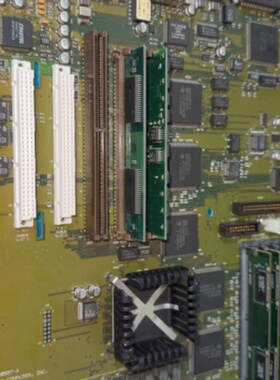 Apple Macintosh LC II主板，型号820议价