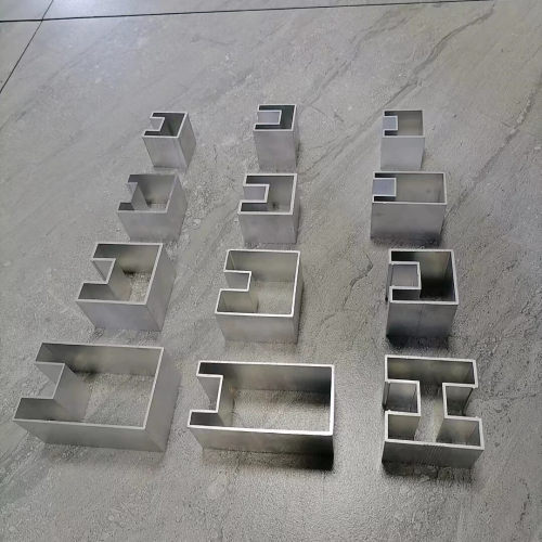 铝合金玻璃卡槽凹型方管楼梯凹字形铝方管凹槽管楼梯卡夹玻璃扶手