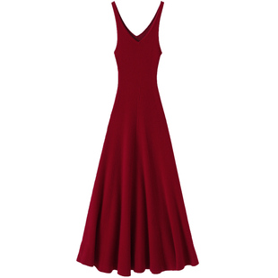 藐视众生！神仙色车厘子红V领吊带羊绒连衣裙伞裙女长款羊绒衫