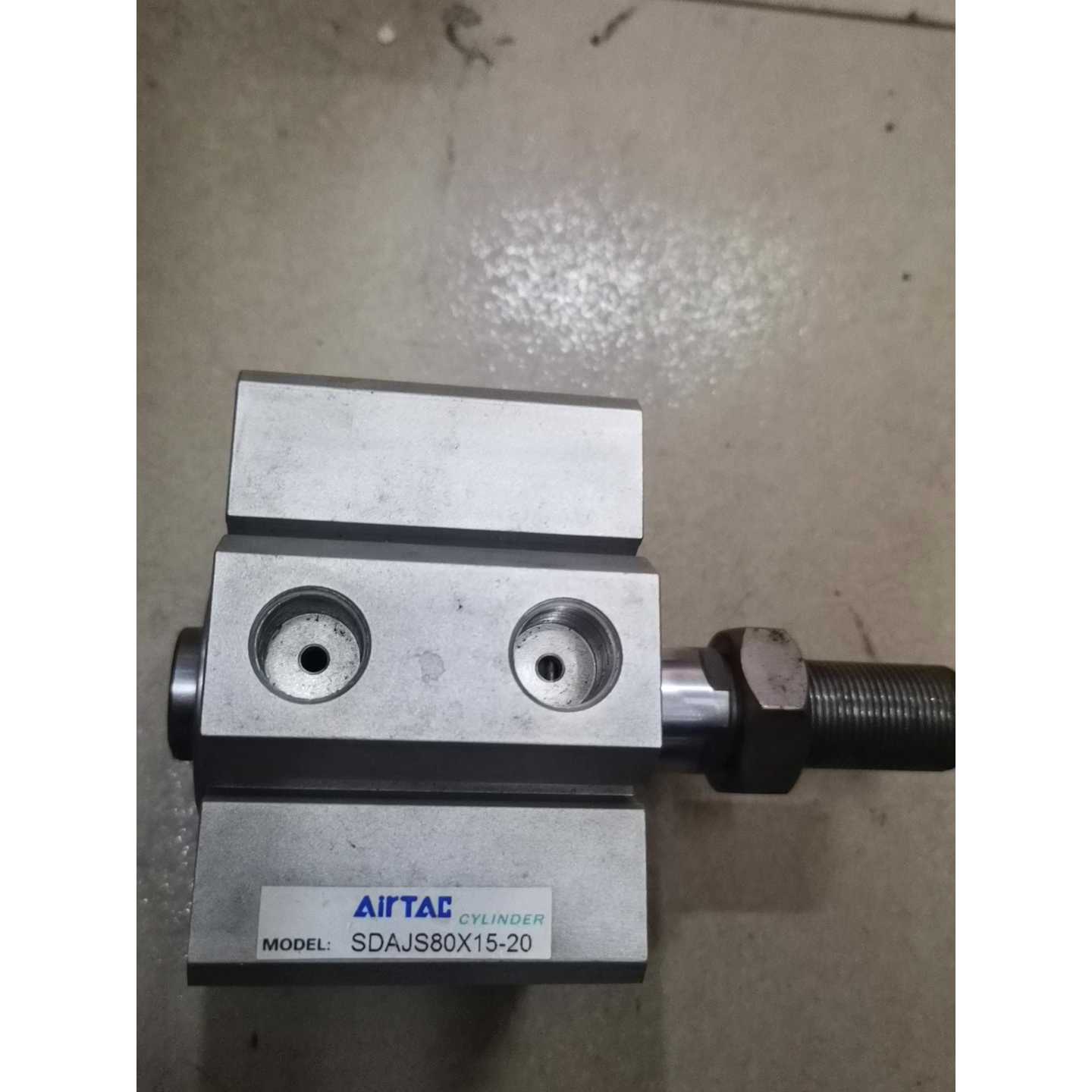 (议价)亚德克气缸SDS8015一208成新