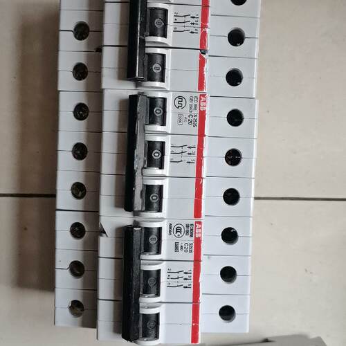 溢价-断路器3P/20A S253SC20