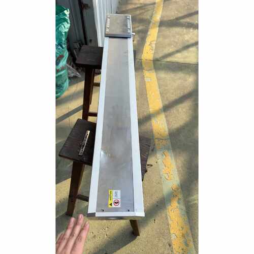 询价全封闭铝滑台行程900mm，丝杆2020，总长1330mm。