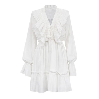 V领抽褶喇叭袖荷叶边白色连衣裙