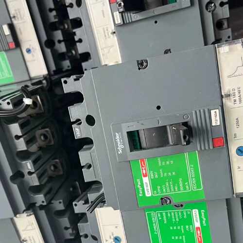 下单前咨询施耐德CVS100F/160F/250F/N系列3P塑壳断路