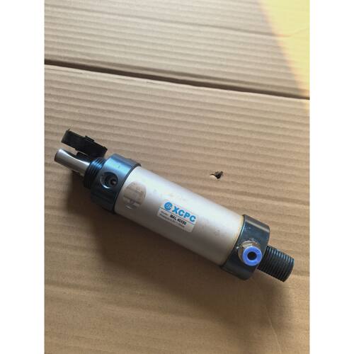 询价下单拆机XCPC气缸MAL40X50，压力0.05-1.0Mpa
