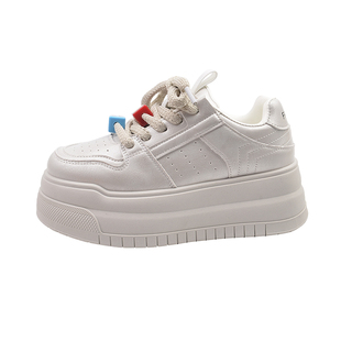 高级感厚底松糕小白鞋女增高板鞋2026超火新款春季爆款休闲运动鞋