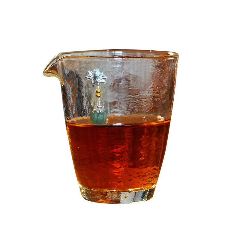 皂角树下耐热玻璃公道杯