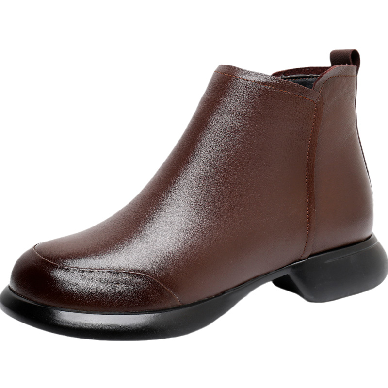 妈妈软底短靴真皮春秋平跟皮鞋圆头短筒靴休闲显脚小加绒大码棉鞋