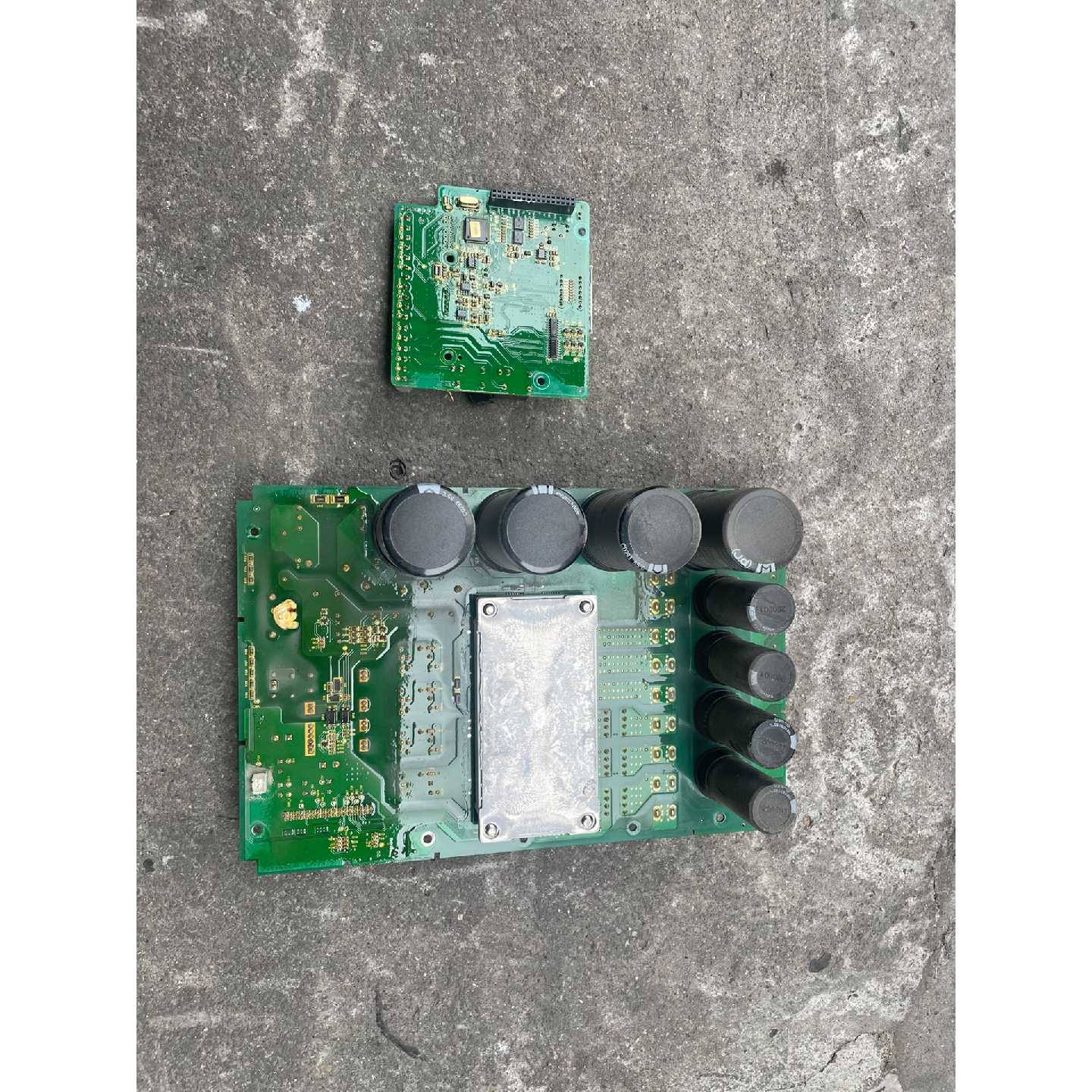 议价华远变频器Z1004T0220K板一套主板搞烂了维修图片