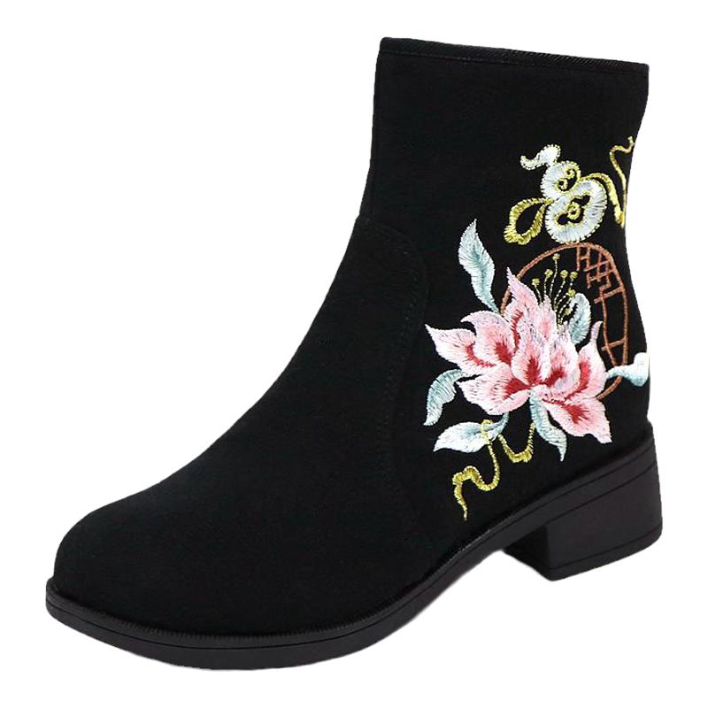 老北京布鞋加绒保暖新款绣花女靴