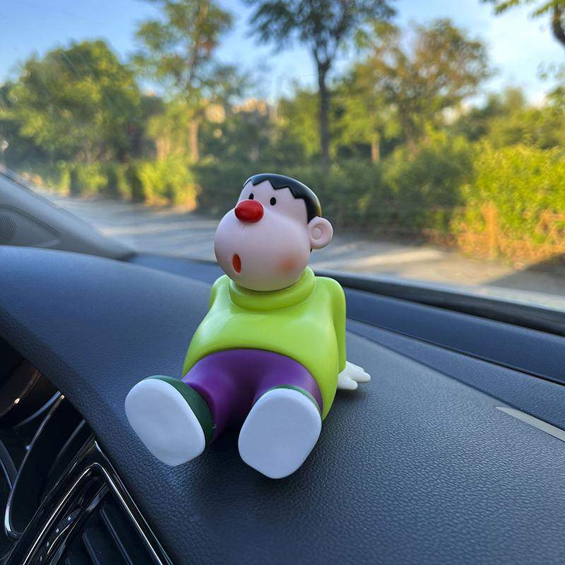 坐姿胖虎车载装饰品摆件手机支架中控台汽车内饰玩偶车顶车尾挂件
