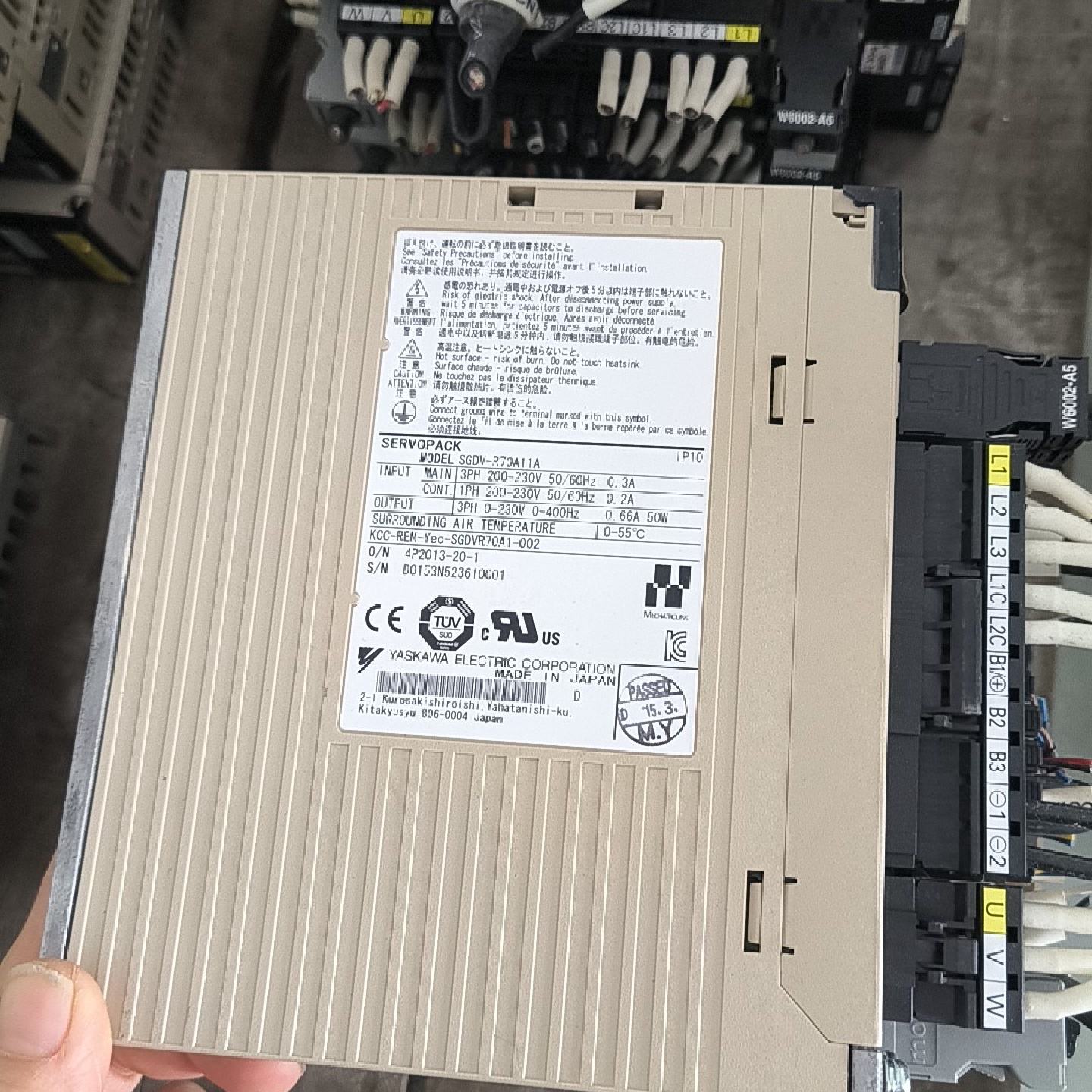 SGDV-R70A11A安川伺服驱动器工业控制驱动模块